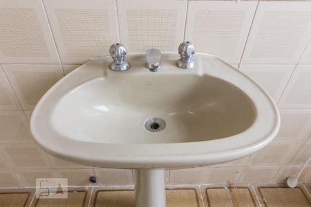 Banheiro de casa para alugar com 2 quartos, 100m² em Parada Inglesa, São Paulo