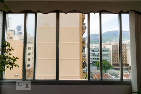 Vista Janela Sala de apartamento para alugar com 1 quarto, 70m² em Botafogo, Rio de Janeiro
