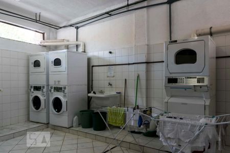 Apartamento à venda com 57m², 2 quartos e 1 vagaÁrea comum - Lavanderia coletiva