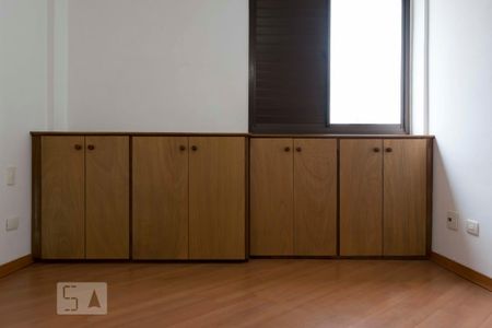 Apartamento à venda com 57m², 2 quartos e 1 vagaQuarto 1 (Armários)