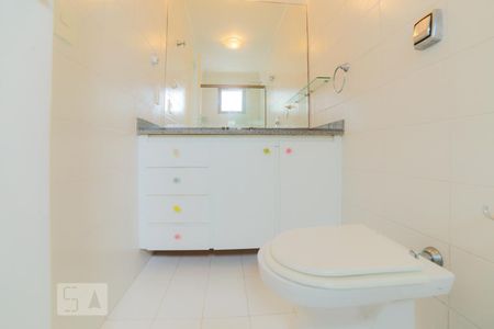 Apartamento à venda com 194m², 3 quartos e 3 vagas Apartamento à venda com 194m², 3 quartos e 3 vagasSuíte 1