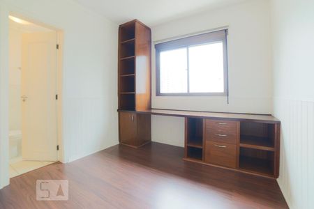 Apartamento à venda com 194m², 3 quartos e 3 vagas Apartamento à venda com 194m², 3 quartos e 3 vagasSuíte 2