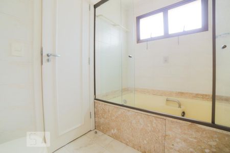 Apartamento à venda com 194m², 3 quartos e 3 vagas Apartamento à venda com 194m², 3 quartos e 3 vagasSuíte 3
