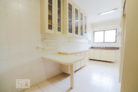 Apartamento à venda com 194m², 3 quartos e 3 vagas Apartamento à venda com 194m², 3 quartos e 3 vagasCozinha
