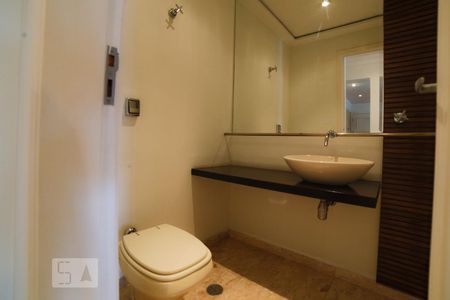 Apartamento à venda com 194m², 3 quartos e 3 vagas Apartamento à venda com 194m², 3 quartos e 3 vagasLavabo