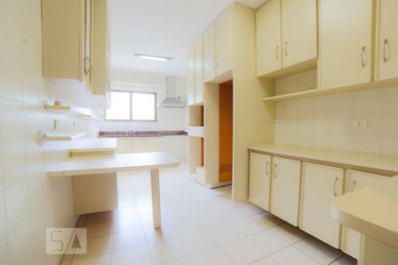 Apartamento à venda com 194m², 3 quartos e 3 vagas Apartamento à venda com 194m², 3 quartos e 3 vagasCozinha
