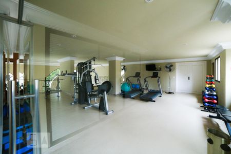 Apartamento à venda com 194m², 3 quartos e 3 vagas Apartamento à venda com 194m², 3 quartos e 3 vagasAcademia