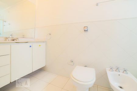 Apartamento à venda com 194m², 3 quartos e 3 vagas Apartamento à venda com 194m², 3 quartos e 3 vagasSuíte 2