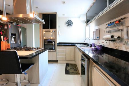 Apartamento para alugar com 141m², 3 quartos e 2 vagasCozinha