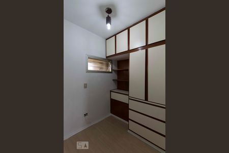 Quarto 1 de apartamento para alugar com 3 quartos, 80m² em Vila Firmiano Pinto, São Paulo