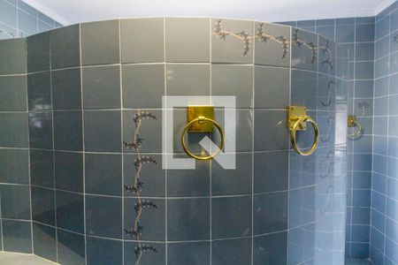 Casa de condomínio para alugar com 600m², 4 quartos e 5 vagasBanheiro da Suíte 1