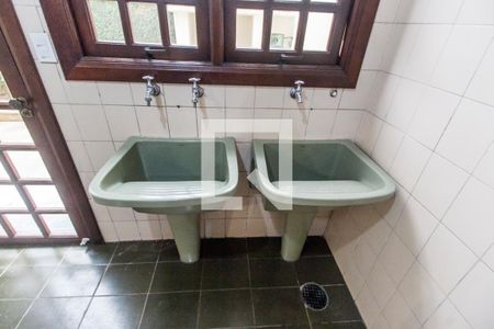 Casa de condomínio para alugar com 600m², 4 quartos e 5 vagasÁrea de Serviço