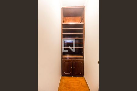 Casa de condomínio para alugar com 600m², 4 quartos e 5 vagasDetalhe