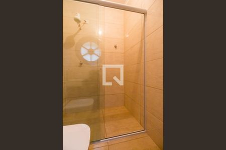 Casa de condomínio para alugar com 600m², 4 quartos e 5 vagasBanheiro de serviço