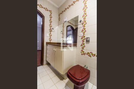 Casa de condomínio para alugar com 600m², 4 quartos e 5 vagasBanheiro da Suíte 3