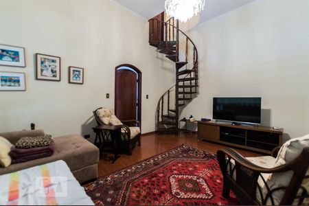 Sala intima de casa de condomínio à venda com 4 quartos, 532m² em Alphaville, Santana de Parnaíba