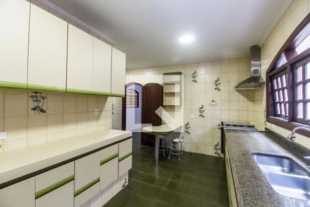 Casa de condomínio para alugar com 600m², 4 quartos e 5 vagasCozinha