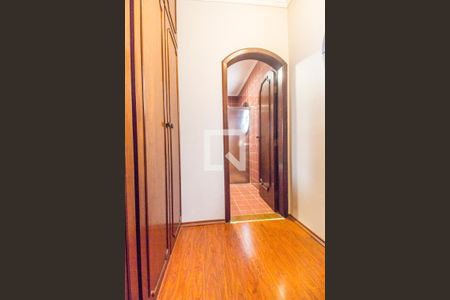 Casa de condomínio para alugar com 600m², 4 quartos e 5 vagasCloset da suíte 2