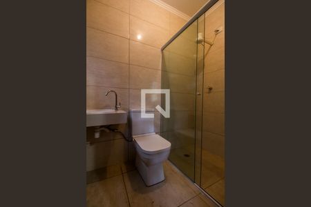 Casa de condomínio para alugar com 600m², 4 quartos e 5 vagasBanheiro de serviço