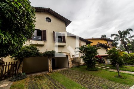 Casa de condomínio para alugar com 600m², 4 quartos e 5 vagasaragem