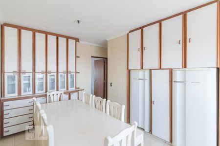 Apartamento à venda com 130m², 3 quartos e 2 vagasCopa