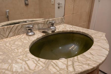 Apartamento para alugar com 93m², 2 quartos e 1 vagaBanheiro da suíte