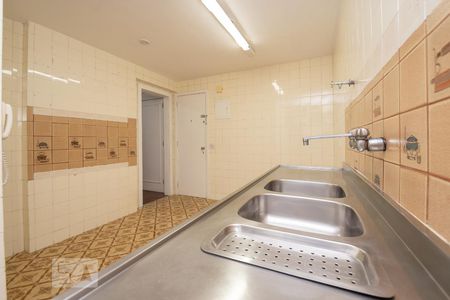 Apartamento para alugar com 93m², 2 quartos e 1 vagaCozinha