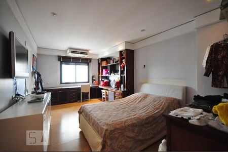 Apartamento para alugar com 500m², 4 quartos e 5 vagasSuíte 1