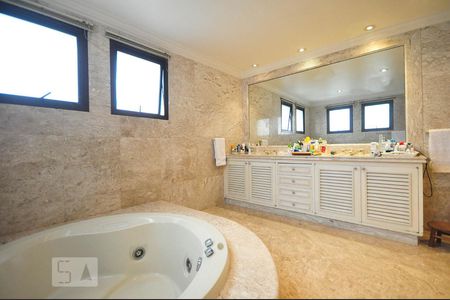 Apartamento para alugar com 500m², 4 quartos e 5 vagasBanheiro suíte 3