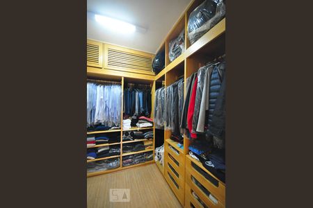 Apartamento para alugar com 500m², 4 quartos e 5 vagasArmário da suíte 3