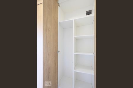 Apartamento para alugar com 65m², 1 quarto e 1 vaga Apartamento para alugar com 65m², 1 quarto e 1 vagaÁrea de Serviço Armário