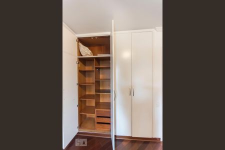 Apartamento à venda com 111m², 3 quartos e 2 vagasQuarto