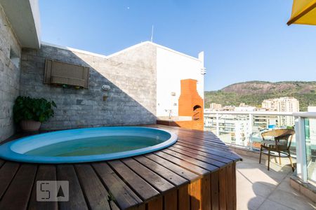 Apartamento à venda com 136m², 3 quartos e 2 vagas Apartamento à venda com 136m², 3 quartos e 2 vagasCobertura