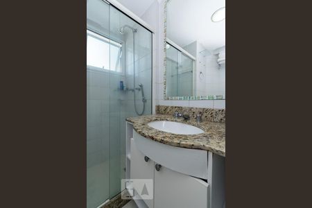 Apartamento à venda com 136m², 3 quartos e 2 vagas Apartamento à venda com 136m², 3 quartos e 2 vagasBanheiro Suíte