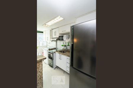 Apartamento à venda com 136m², 3 quartos e 2 vagas Apartamento à venda com 136m², 3 quartos e 2 vagasCozinha