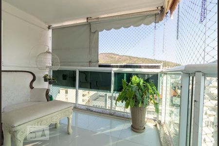 Apartamento à venda com 136m², 3 quartos e 2 vagas Apartamento à venda com 136m², 3 quartos e 2 vagasVaranda Suíte