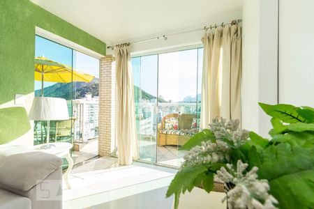 Apartamento à venda com 136m², 3 quartos e 2 vagas Apartamento à venda com 136m², 3 quartos e 2 vagasSala Cobertura