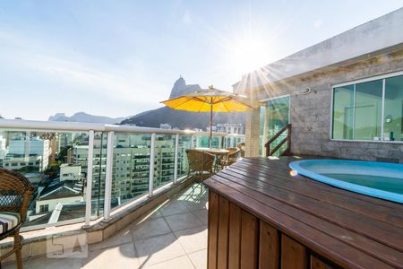 Apartamento à venda com 136m², 3 quartos e 2 vagas Apartamento à venda com 136m², 3 quartos e 2 vagasCobertura