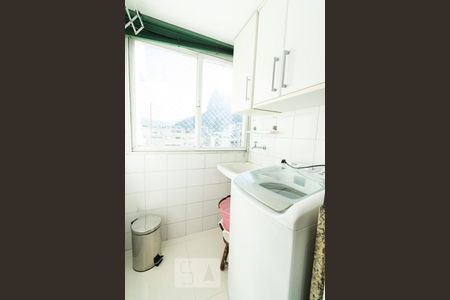 Apartamento à venda com 136m², 3 quartos e 2 vagas Apartamento à venda com 136m², 3 quartos e 2 vagasÁrea de Serviço