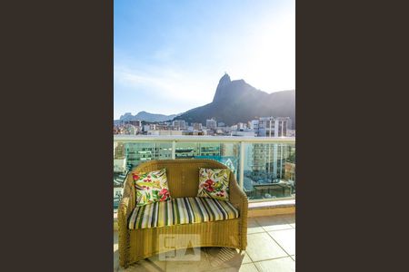 Apartamento à venda com 136m², 3 quartos e 2 vagas Apartamento à venda com 136m², 3 quartos e 2 vagasCobertura