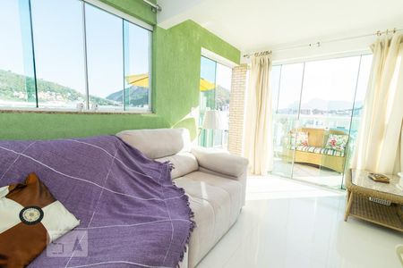 Apartamento à venda com 136m², 3 quartos e 2 vagas Apartamento à venda com 136m², 3 quartos e 2 vagasSala Cobertura
