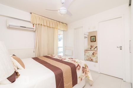 Apartamento à venda com 136m², 3 quartos e 2 vagas Apartamento à venda com 136m², 3 quartos e 2 vagasSuíte