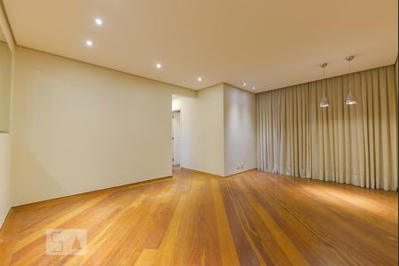 Sala de apartamento para alugar com 3 quartos, 84m² em Vila Madalena, São Paulo