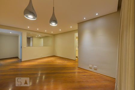 Sala de apartamento para alugar com 3 quartos, 84m² em Vila Madalena, São Paulo