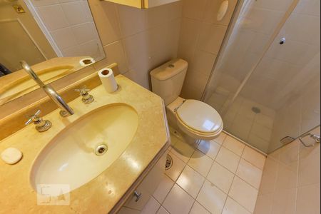 Banheiro Suite de apartamento para alugar com 3 quartos, 84m² em Vila Madalena, São Paulo