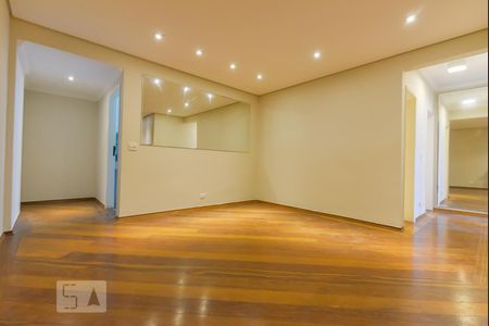Sala de apartamento para alugar com 3 quartos, 84m² em Vila Madalena, São Paulo