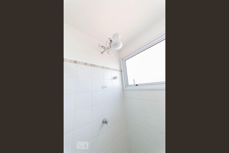 Banheiro de apartamento à venda com 2 quartos, 55m² em Vila Satúrnia, Campinas