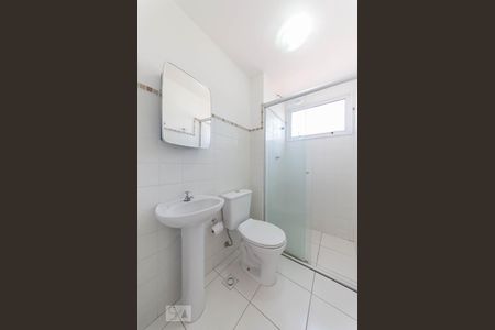 Banheiro de apartamento à venda com 2 quartos, 55m² em Vila Satúrnia, Campinas