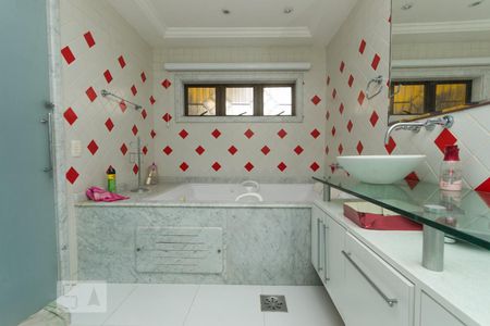 Casa à venda com 350m², 3 quartos e 5 vagas Casa à venda com 350m², 3 quartos e 5 vagasBanheiro da suíte 3