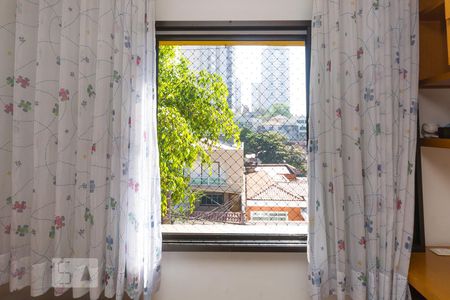 Casa à venda com 350m², 3 quartos e 5 vagas Casa à venda com 350m², 3 quartos e 5 vagasJanela da suíte 1